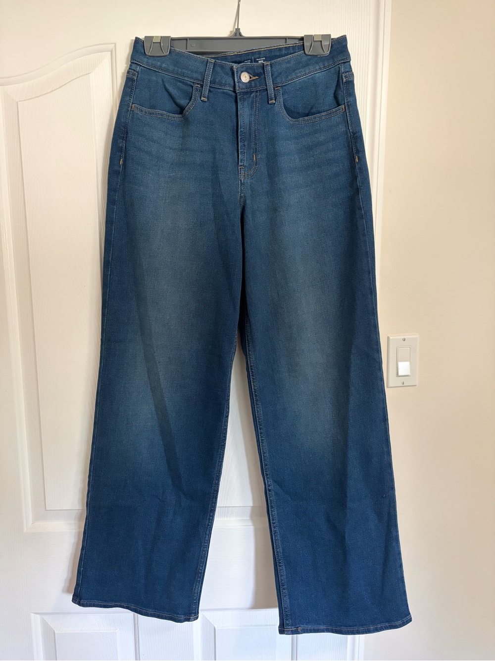 Old Navy Women's Medium Blue Wide Leg Jeans - never worn